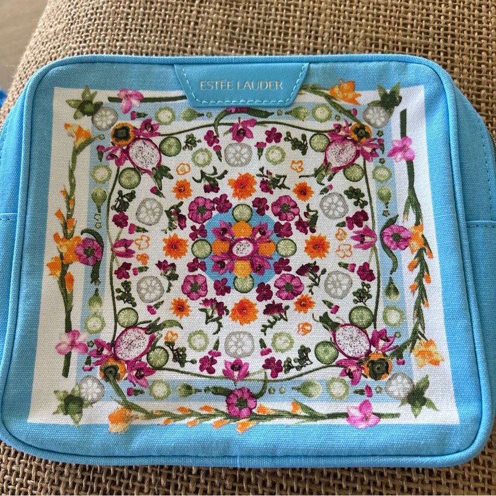 ESTEE LAUDER Makeup Cosmetic Bag Amber Locke Blue Floral Special Edition New!